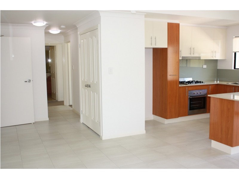 2/12 Seeney Street, Zillmere QLD 4034