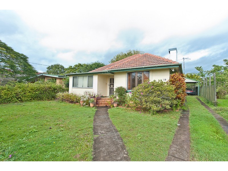 19 Hall Street, Chermside QLD 4032