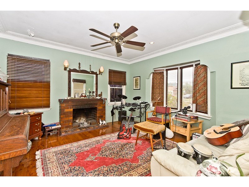 19 Hall Street, Chermside QLD 4032