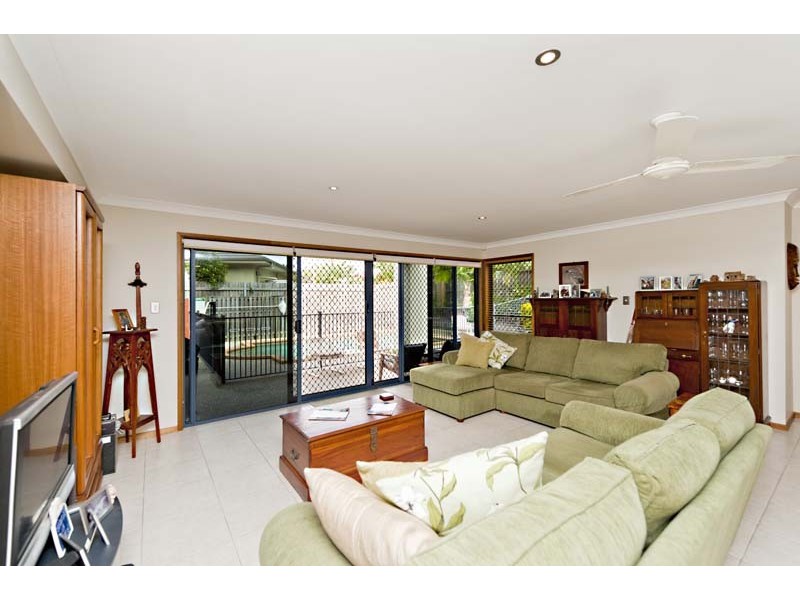 1 Estonia Avenue, Bridgeman Downs QLD 4035