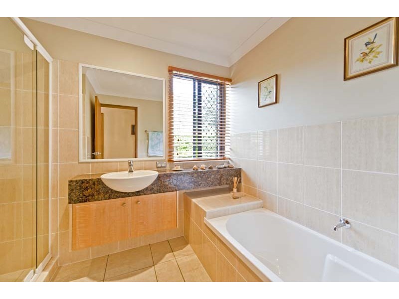 1 Estonia Avenue, Bridgeman Downs QLD 4035