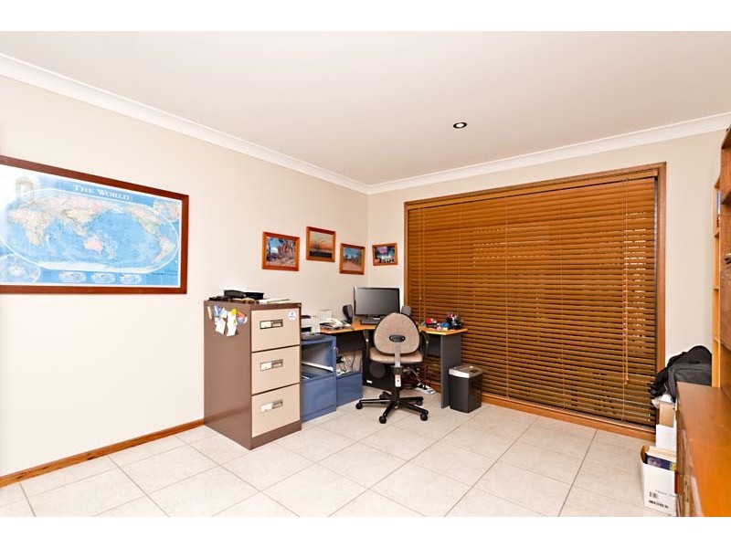 1 Estonia Avenue, Bridgeman Downs QLD 4035