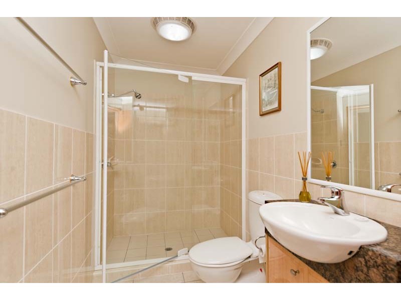 1 Estonia Avenue, Bridgeman Downs QLD 4035