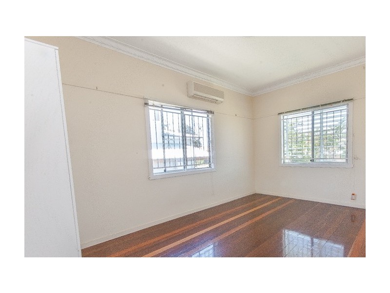 8 Meemar Street, Chermside QLD 4032