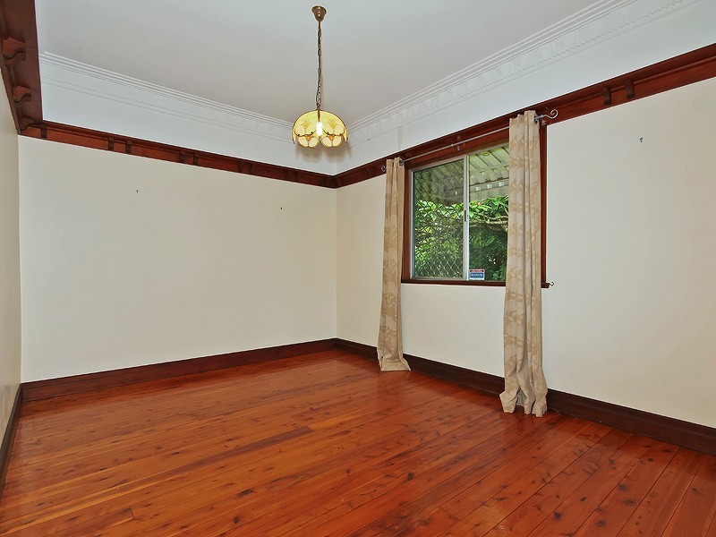 11 School Road, Stafford QLD 4053