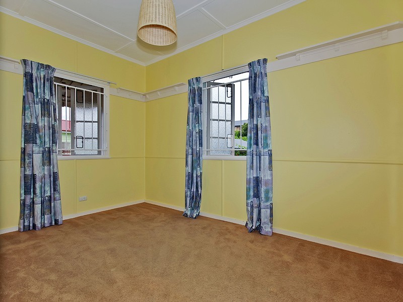 11 School Road, Stafford QLD 4053