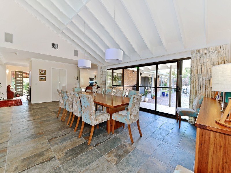 103 Bridgeman Road, Bridgeman Downs QLD 4035