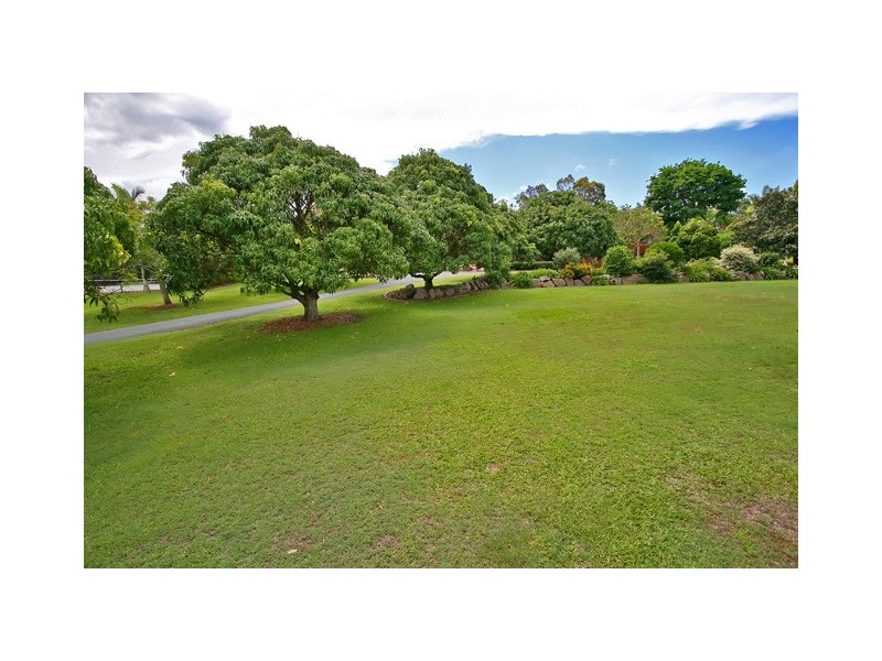 103 Bridgeman Road, Bridgeman Downs QLD 4035