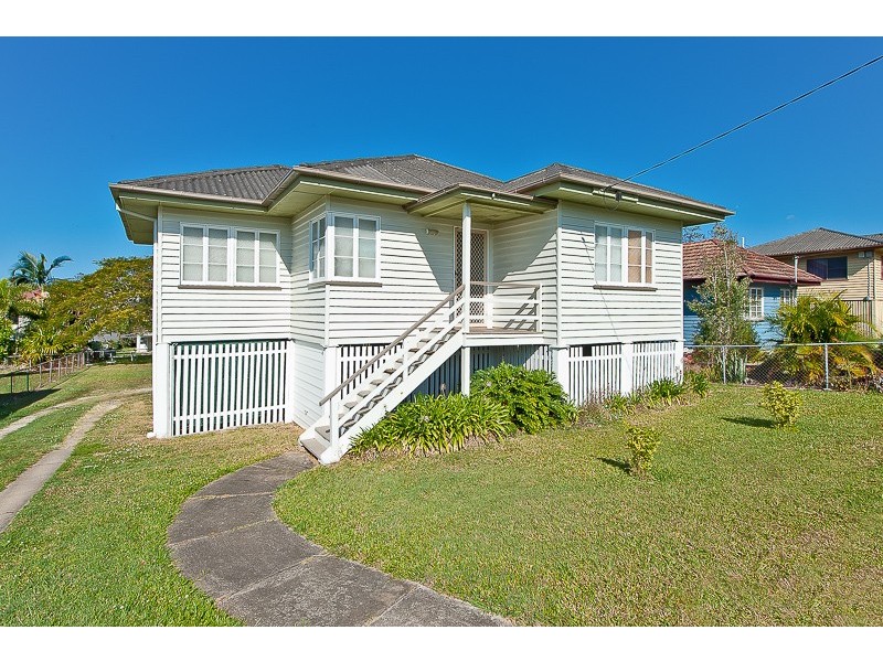 209 Pfingst Road, Wavell Heights QLD 4012