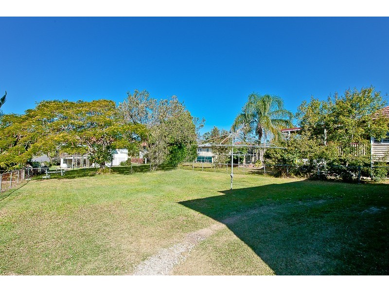 209 Pfingst Road, Wavell Heights QLD 4012