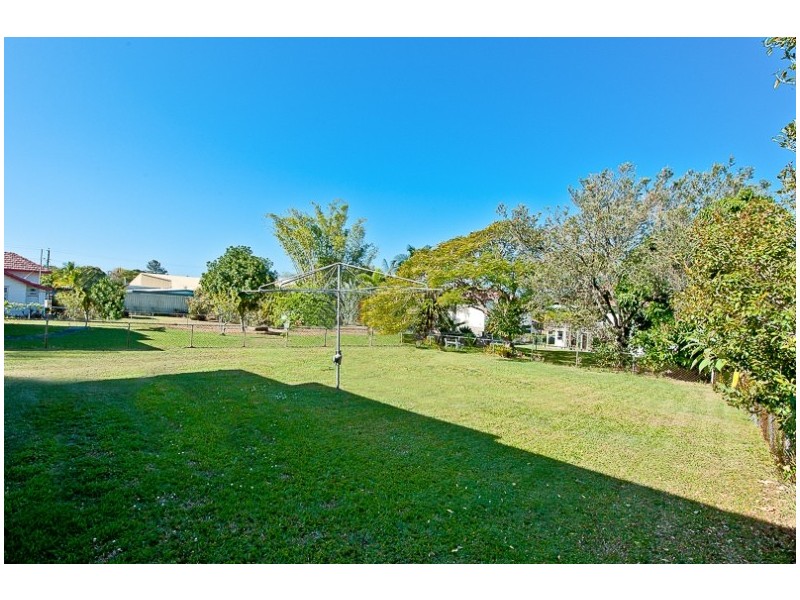 209 Pfingst Road, Wavell Heights QLD 4012