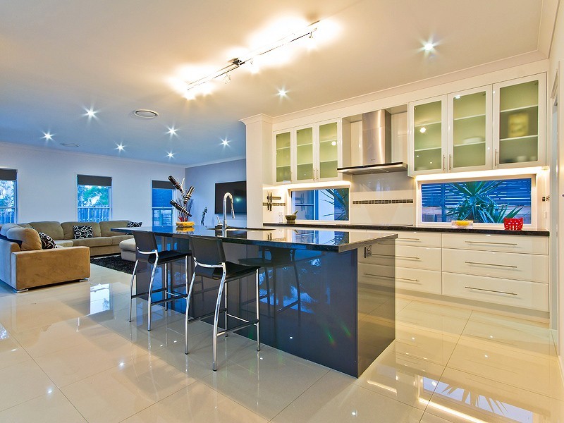 4 Dress Circle Court, Bridgeman Downs QLD 4035