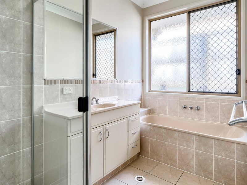 2 Emu Court, Warner QLD 4500