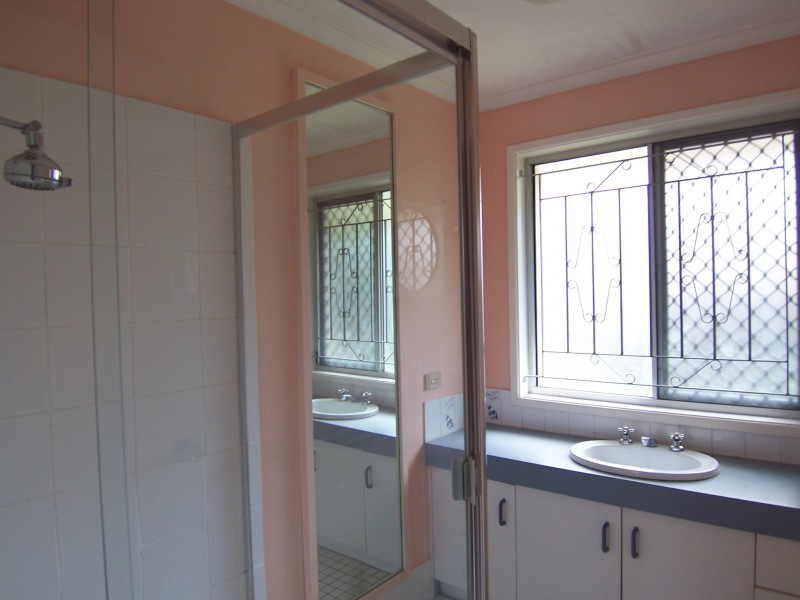 2 Neranda Court, Holland Park QLD 4121