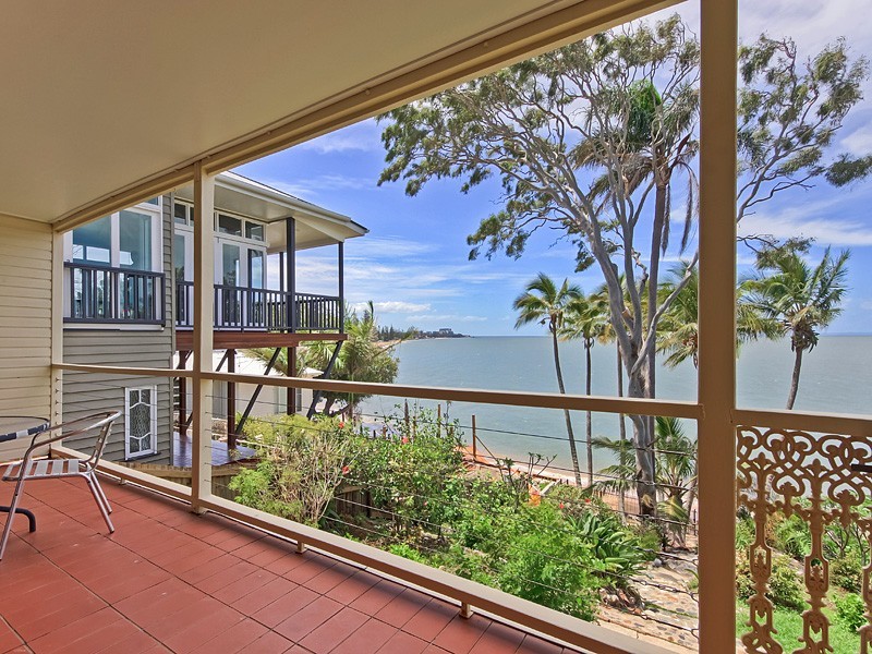 18 Whytecliffe Parade, Woody Point QLD 4019