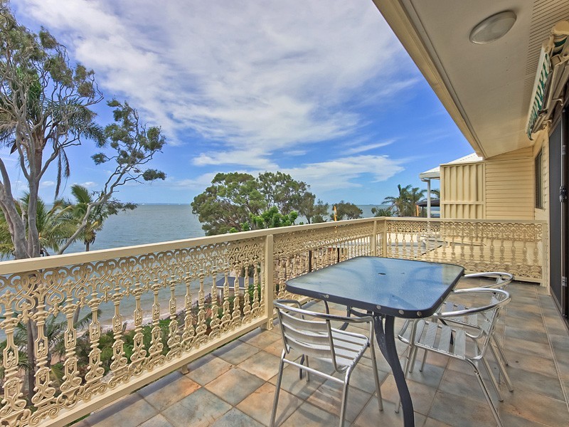 18 Whytecliffe Parade, Woody Point QLD 4019