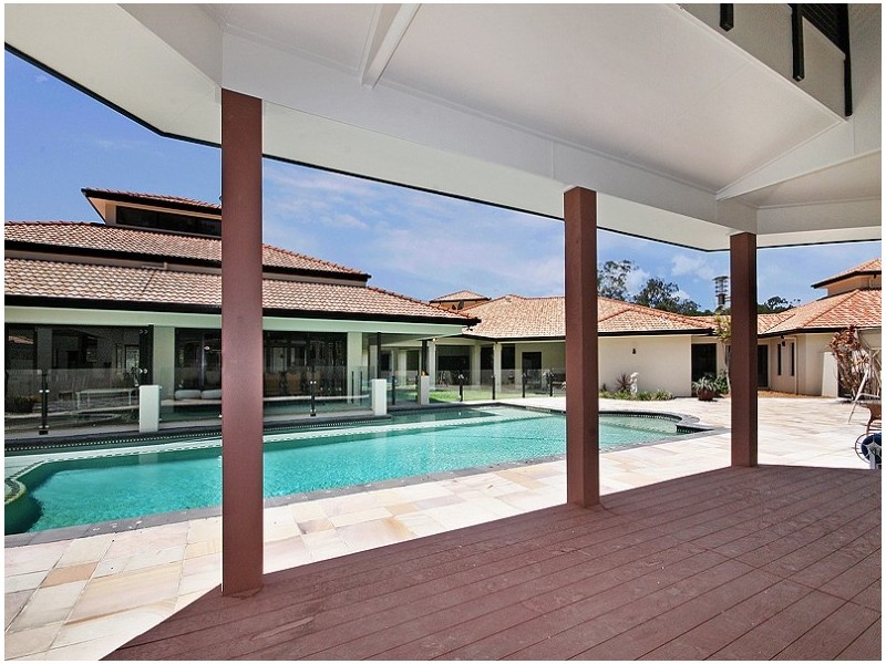 7 Bernborough Place, Bridgeman Downs QLD 4035