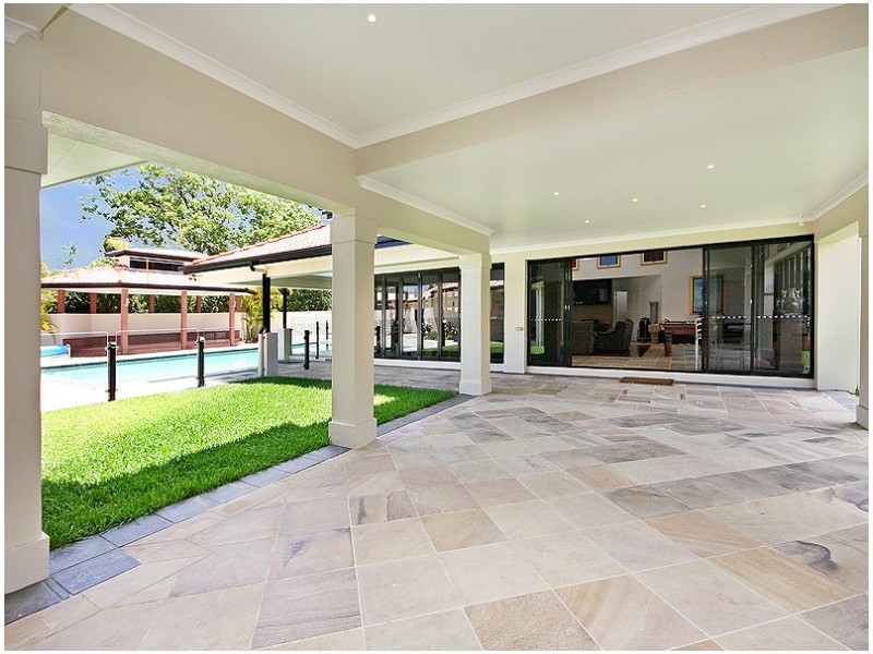7 Bernborough Place, Bridgeman Downs QLD 4035