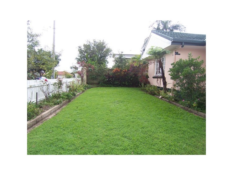 17 Dawn Street, Kedron QLD 4031