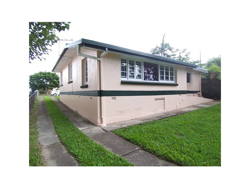 17 Dawn Street, Kedron QLD 4031