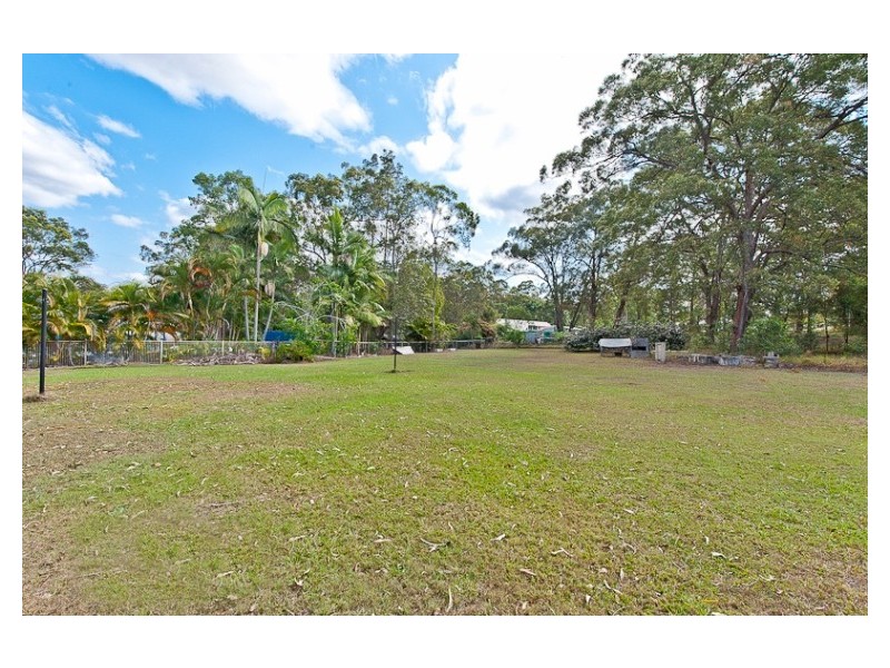 547 South Pine Road, Warner QLD 4500