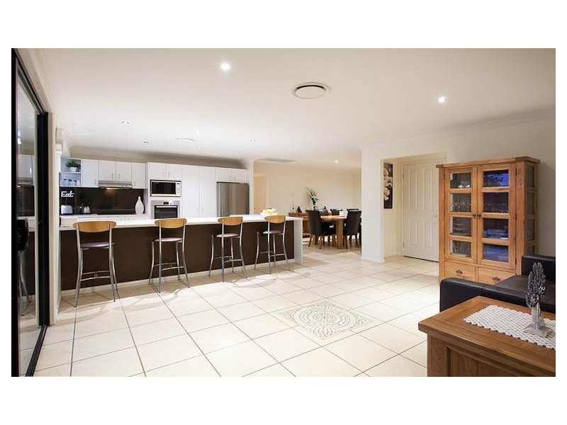 4 Major Court, Cashmere QLD 4500