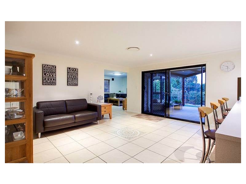 4 Major Court, Cashmere QLD 4500