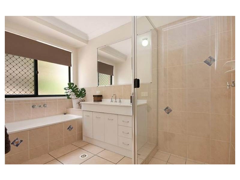 4 Major Court, Cashmere QLD 4500