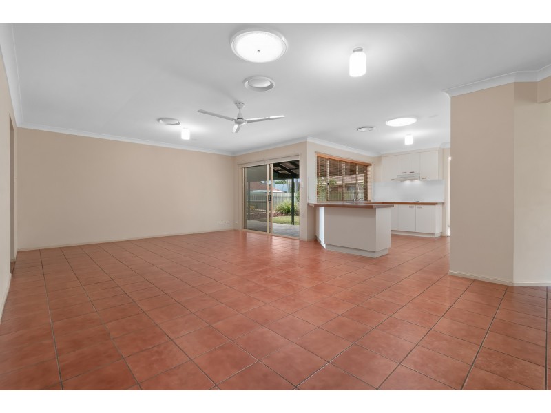 19 Bangalow Street, Bridgeman Downs QLD 4035