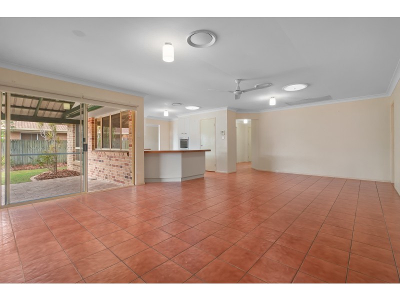 19 Bangalow Street, Bridgeman Downs QLD 4035