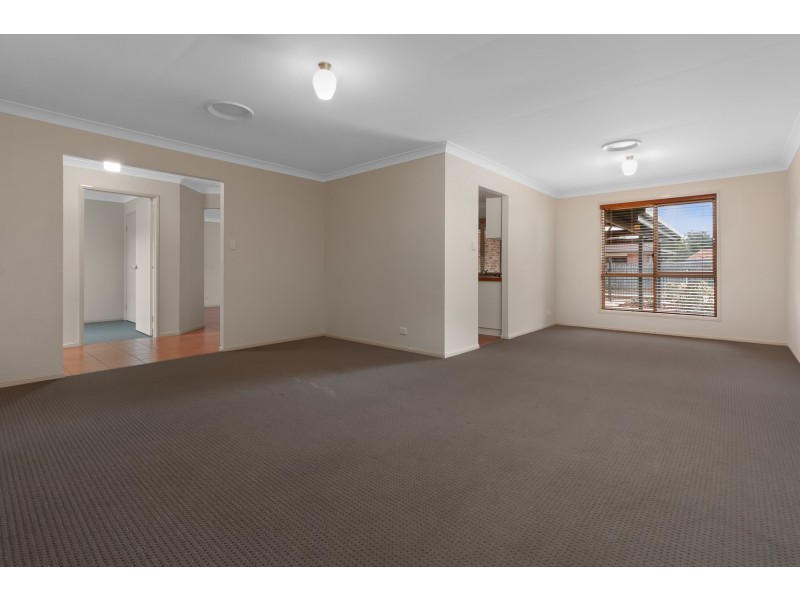 19 Bangalow Street, Bridgeman Downs QLD 4035