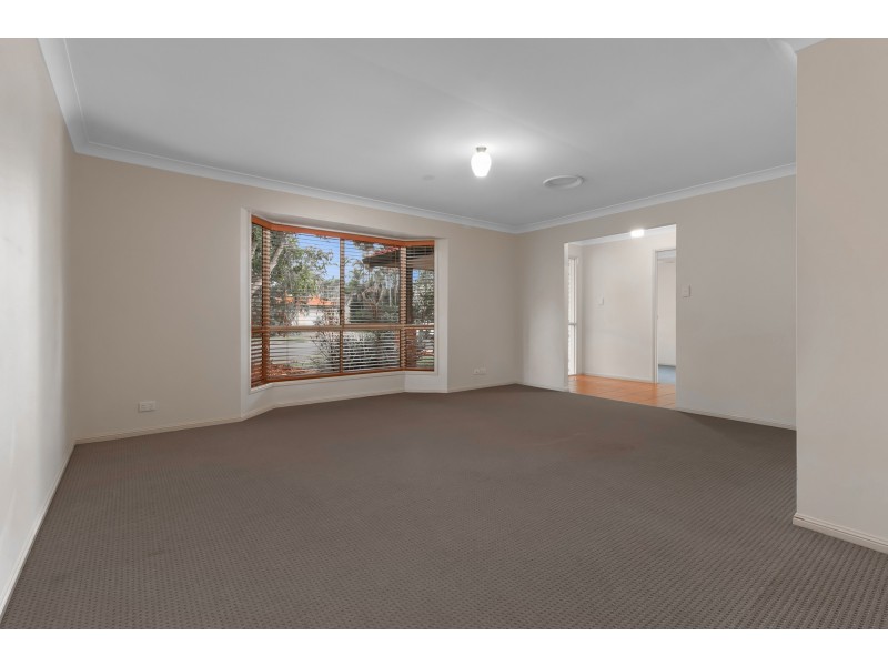 19 Bangalow Street, Bridgeman Downs QLD 4035