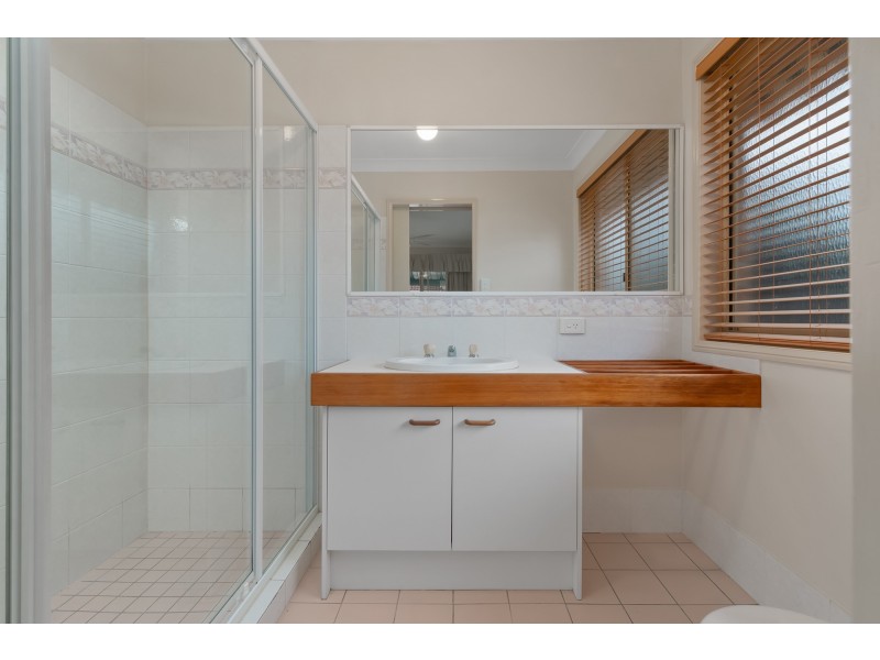 19 Bangalow Street, Bridgeman Downs QLD 4035