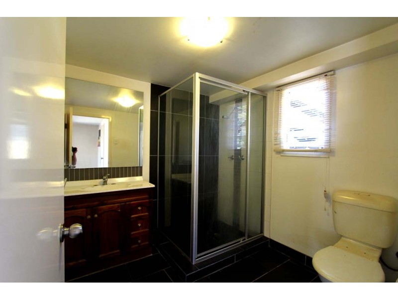 24 Ridgmont Street, Zillmere QLD 4034