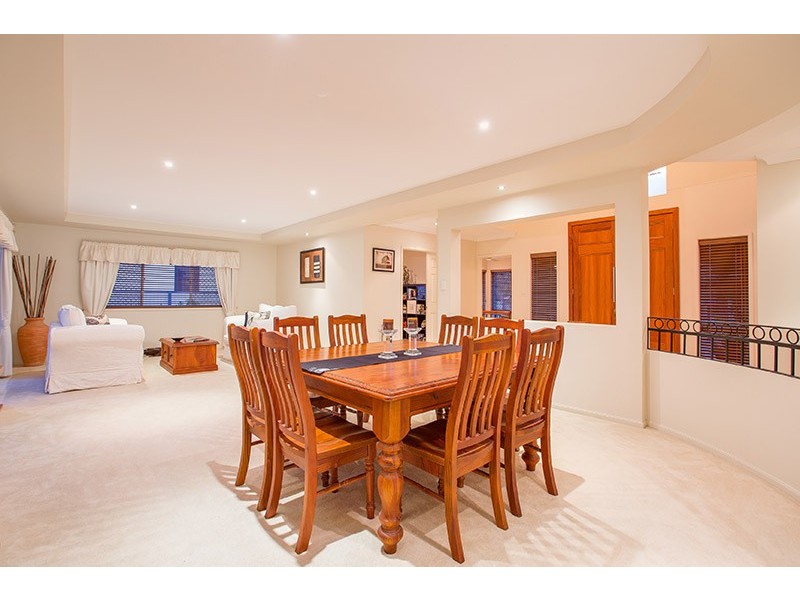 8 Estonia Avenue, Bridgeman Downs QLD 4035