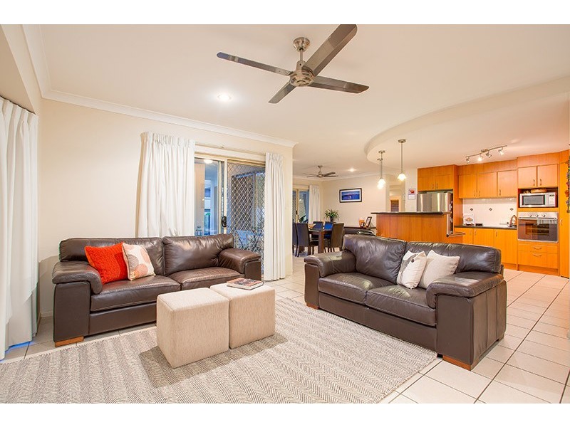 8 Estonia Avenue, Bridgeman Downs QLD 4035