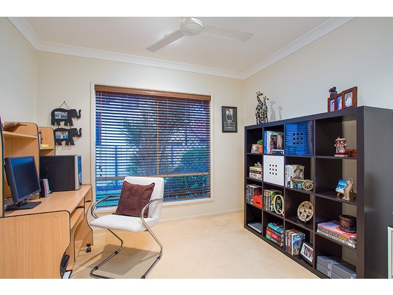 8 Estonia Avenue, Bridgeman Downs QLD 4035