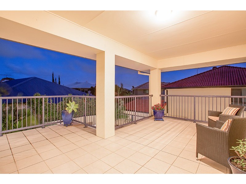 8 Estonia Avenue, Bridgeman Downs QLD 4035