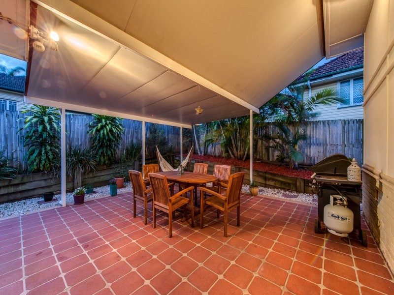 8 Farnell Street, Chermside QLD 4032