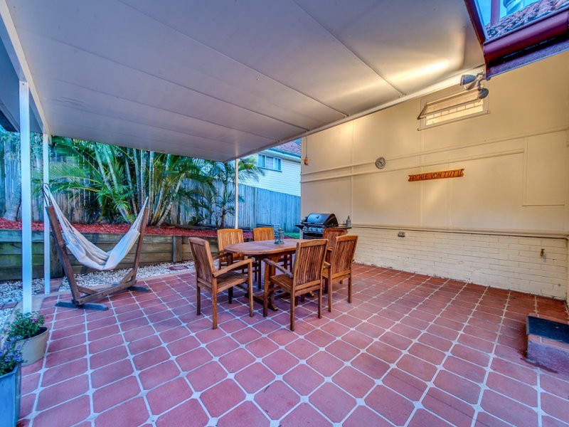 8 Farnell Street, Chermside QLD 4032
