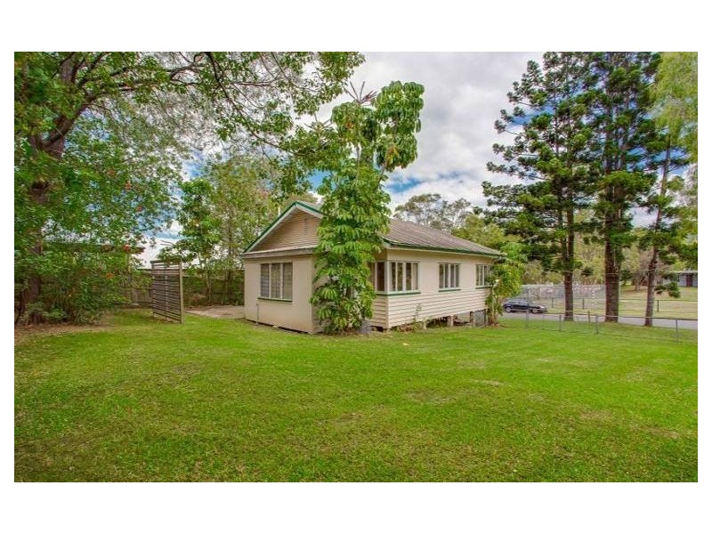 39 Mimosa Street, Mitchelton QLD 4053