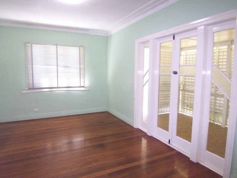 27 Kingsmill Street, Chermside QLD 4032