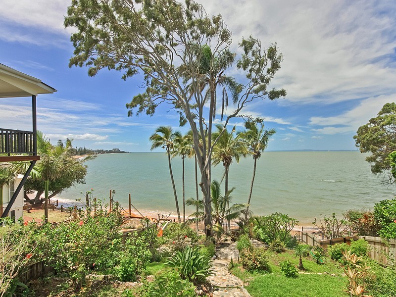 18 Whytecliffe Parade, Woody Point QLD 4019