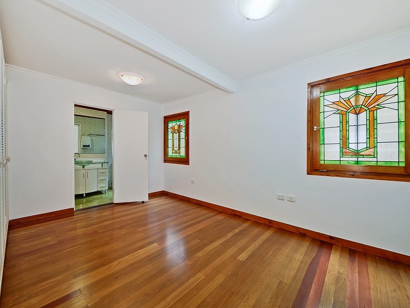 18 Whytecliffe Parade, Woody Point QLD 4019