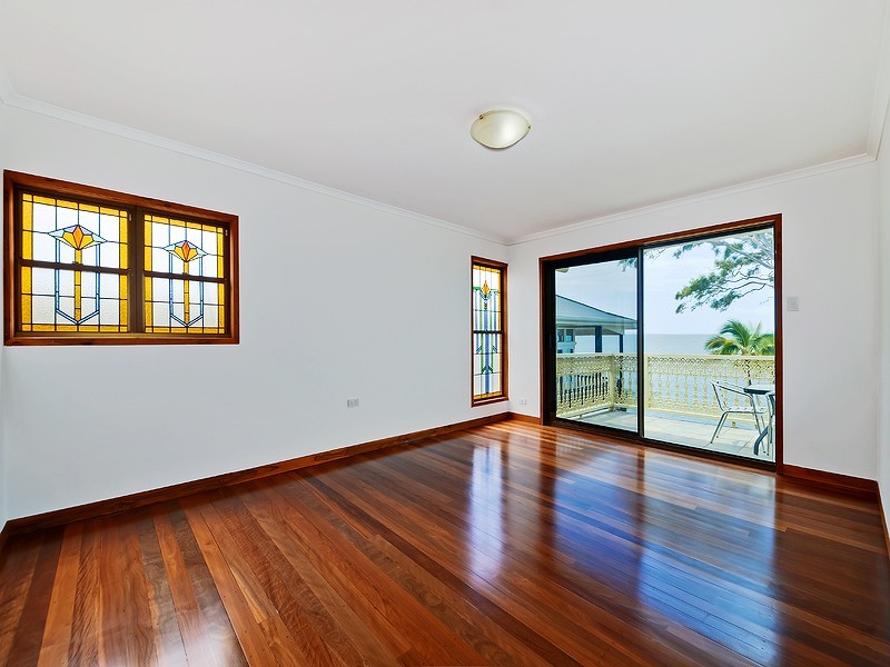18 Whytecliffe Parade, Woody Point QLD 4019