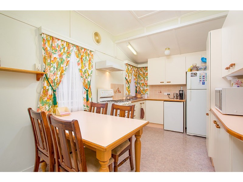 44 Hilltop Avenue, Chermside QLD 4032