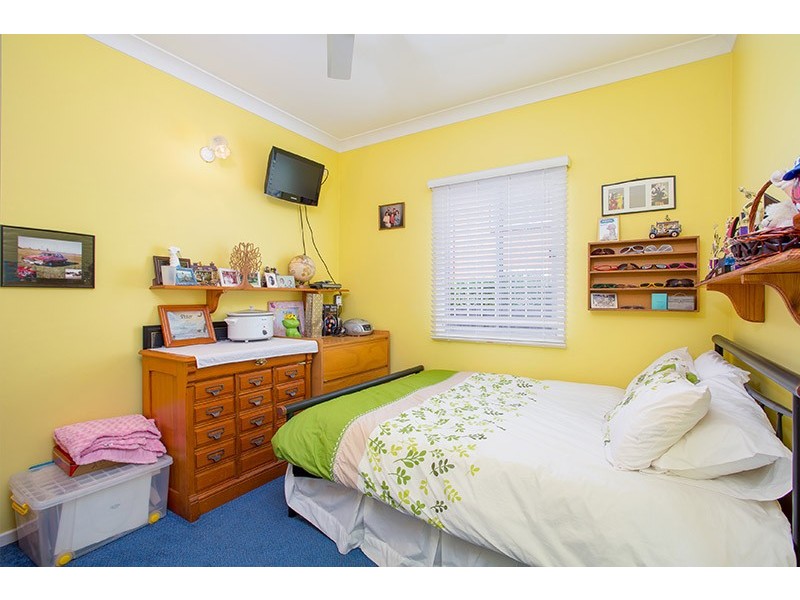 44 Hilltop Avenue, Chermside QLD 4032