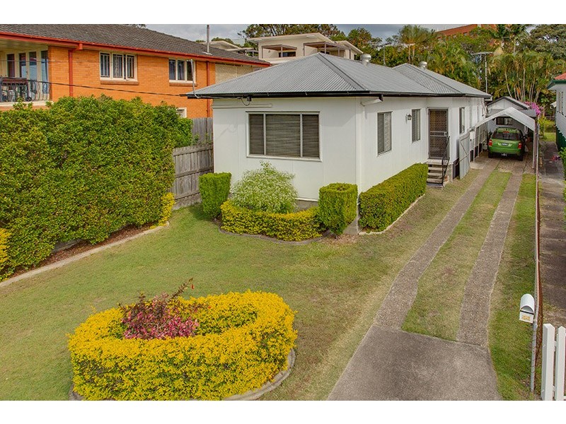 44 Hilltop Avenue, Chermside QLD 4032