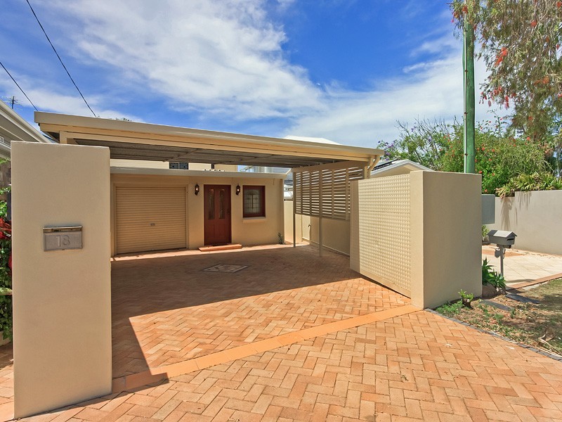 18 Whytecliffe Parade, Woody Point QLD 4019