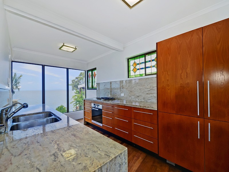 18 Whytecliffe Parade, Woody Point QLD 4019